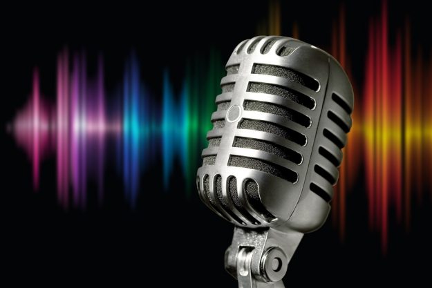 microphone-1074362_960_720